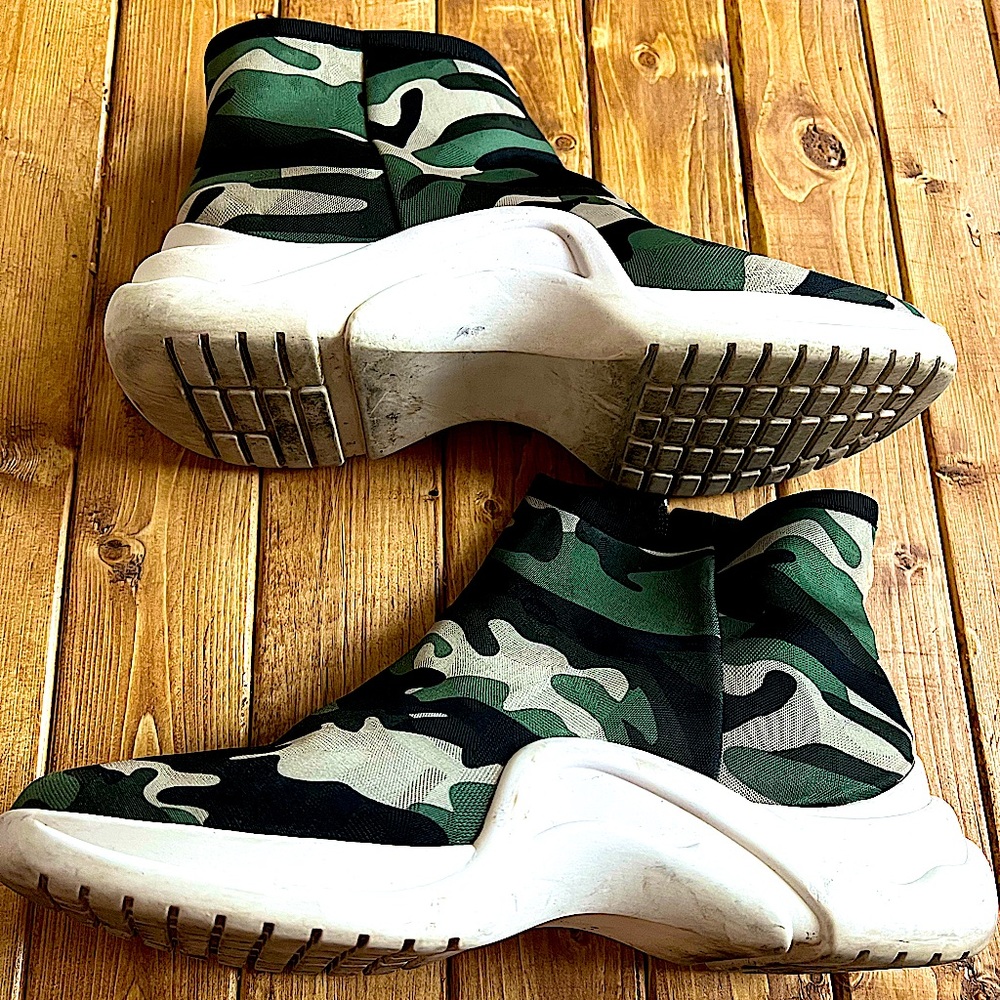 Linea Paolo Gia Mid Top Sock Camo Print Sneaker - 8